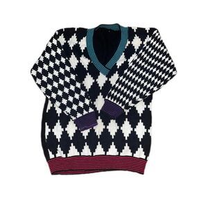 True Vintage 1990s Knit Craze Women's Black and White Colorblock Knit Sweater